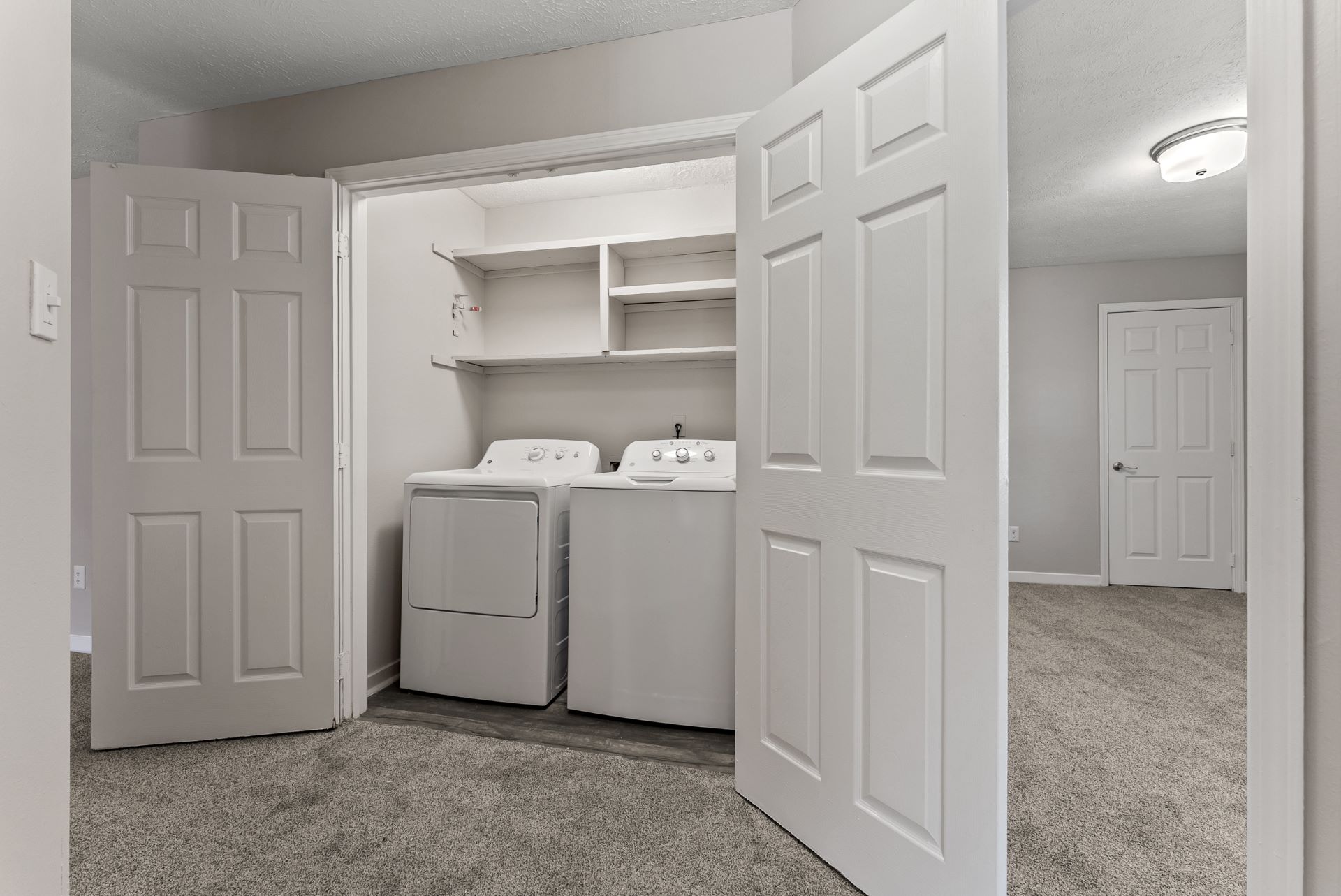 Linden (Renovated) - 2 Bed / 2 Bath - 1,100 Sq.Ft.