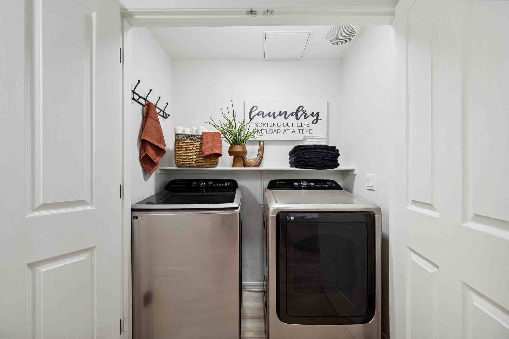 Zone Luxe, Glendale, AZ, Laundry Room