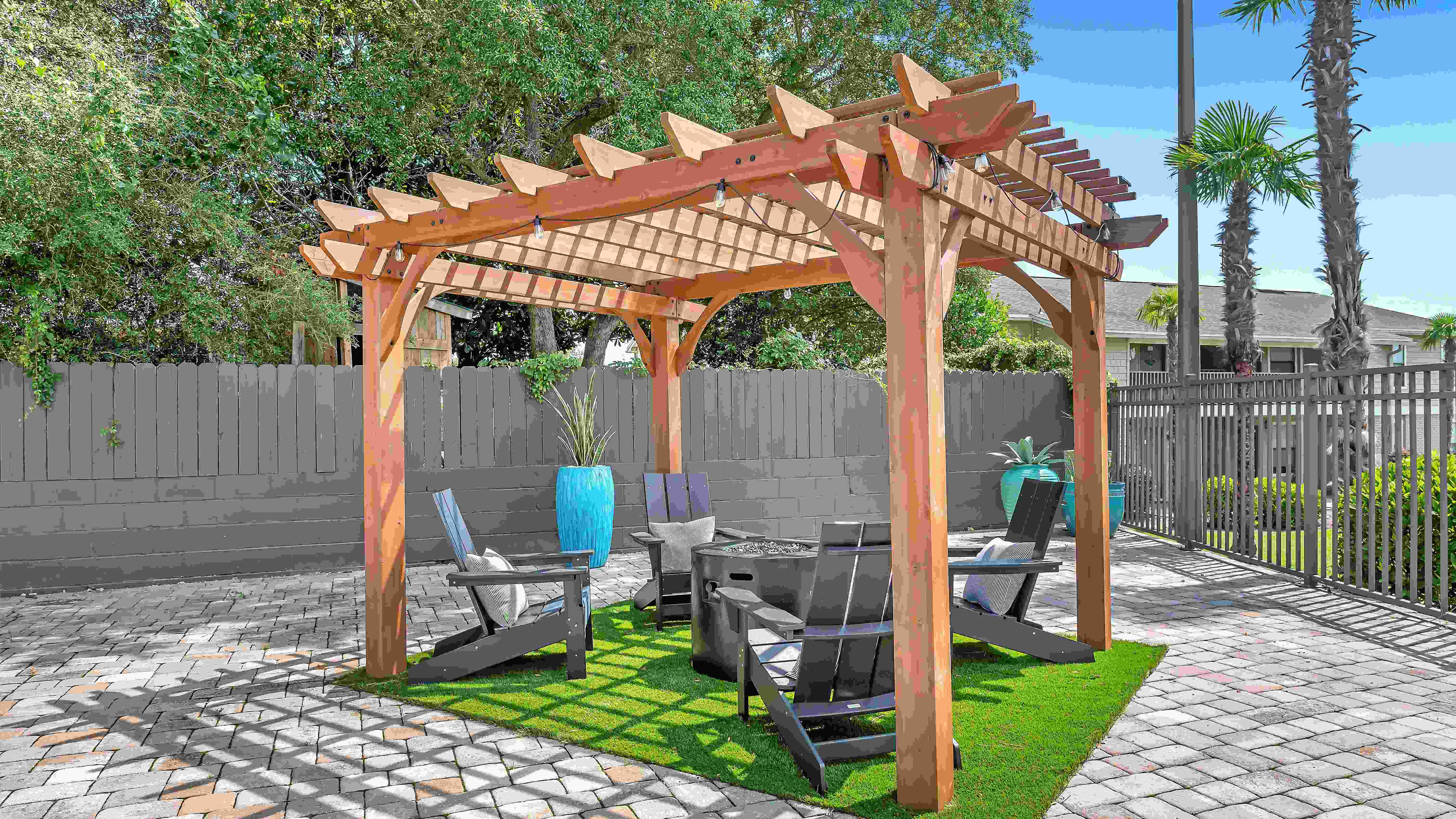 Discover sophistication in our refined fire pit enclave—an ideal sanctuary for tranquil evenings and distinguished relaxation. 