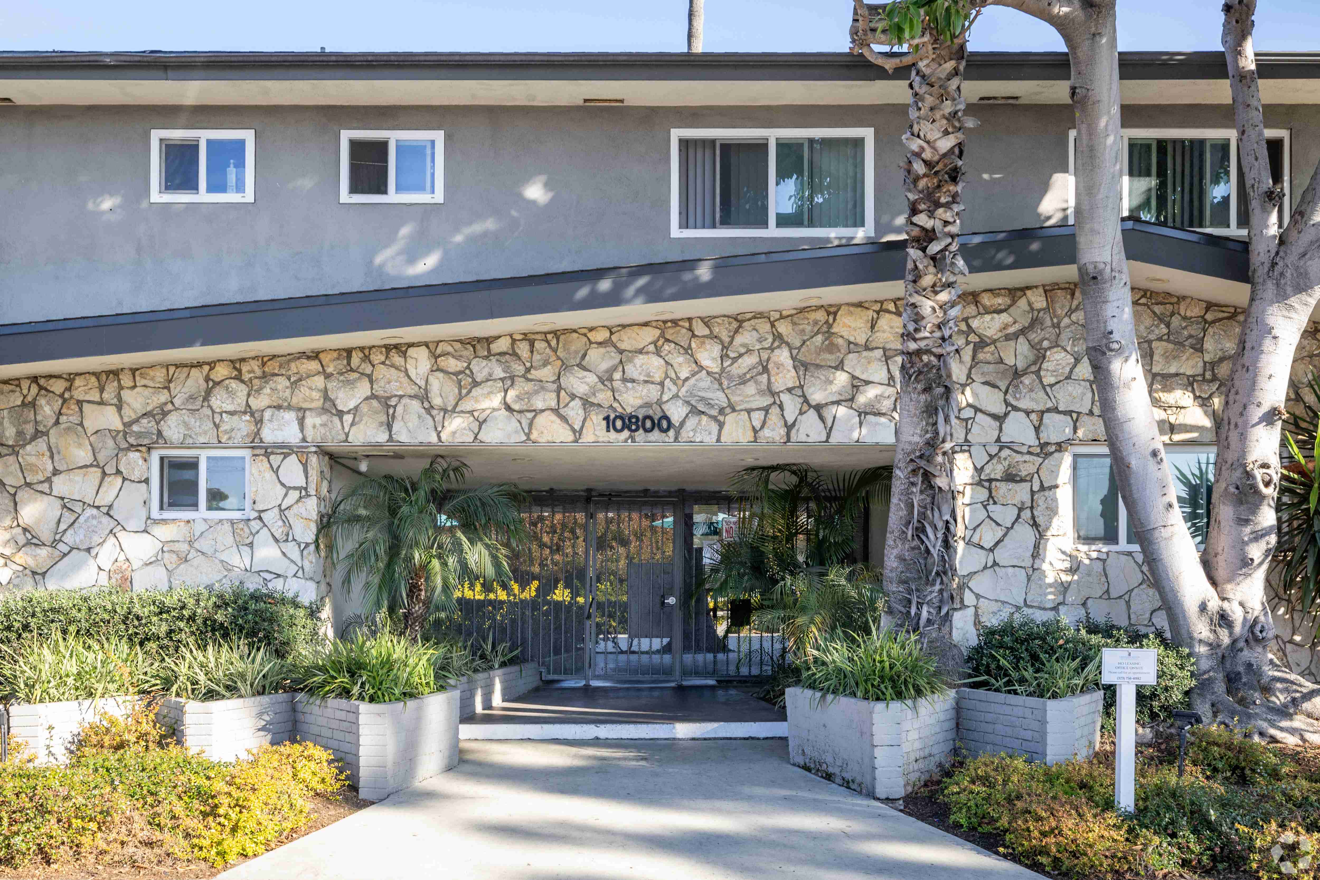 Crenshaw Manor Image 30