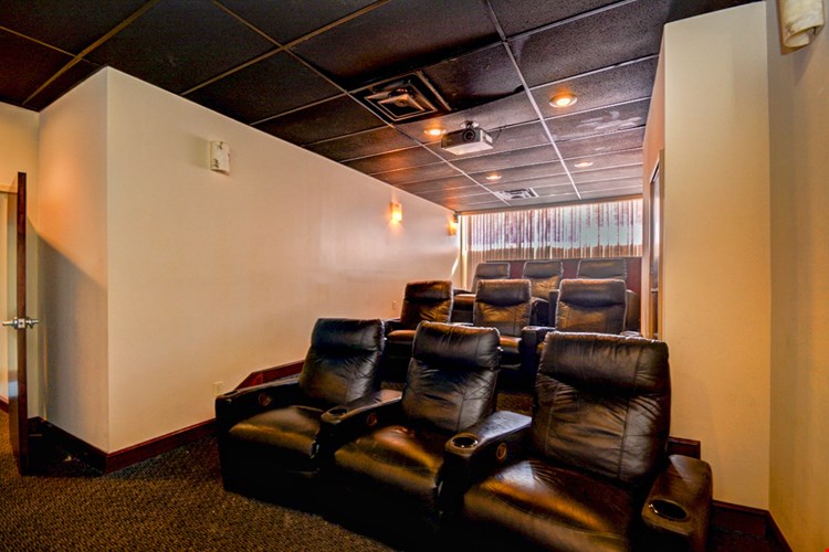 Vista Condominiums Image 9