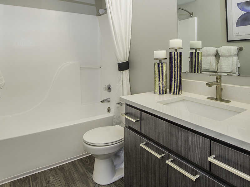 Turnberry Luxury Apartments Image 8
