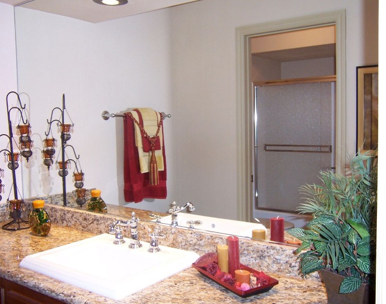 Laurelglen Condominiums Image 5