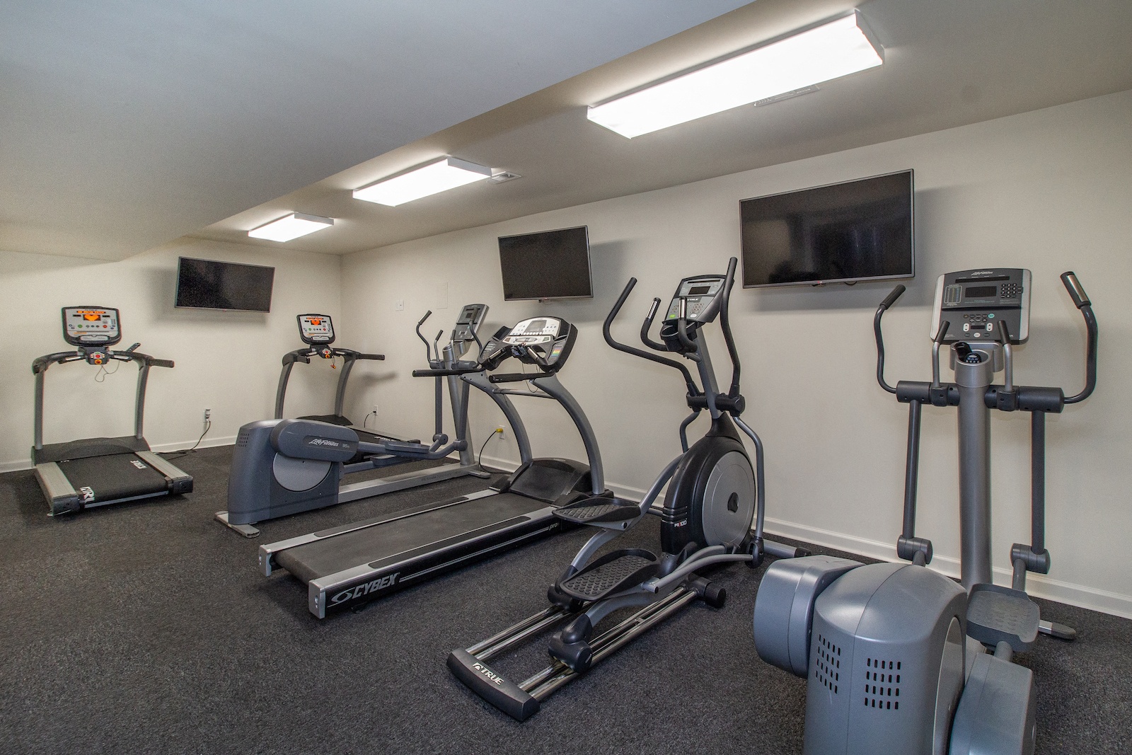 Rivers Edge Apartments and Townhomes Image 19