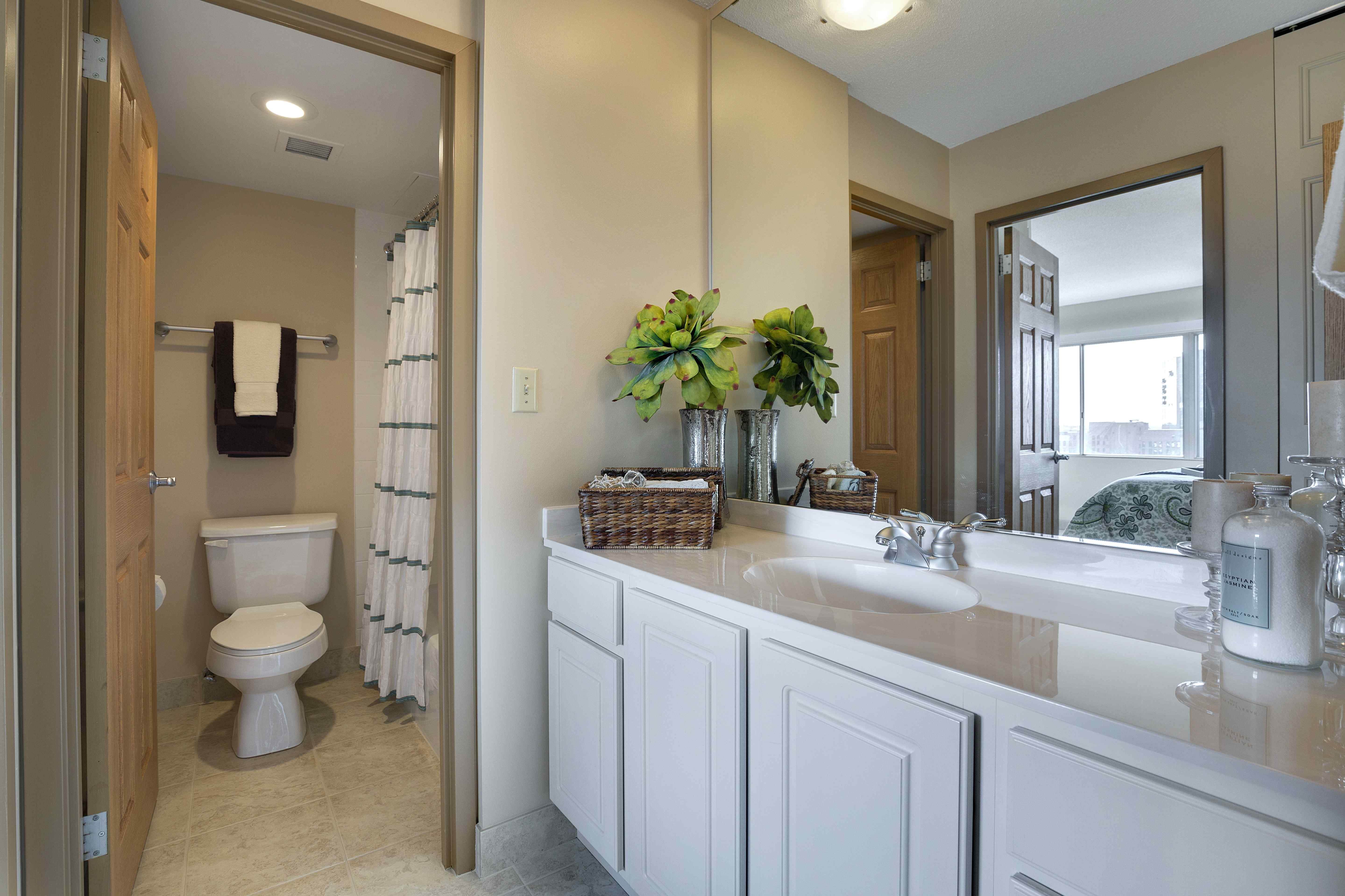 Kellogg Square Image 65