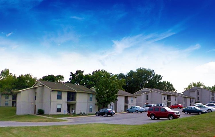 Apartments at Brentwood Manor - Kansas City