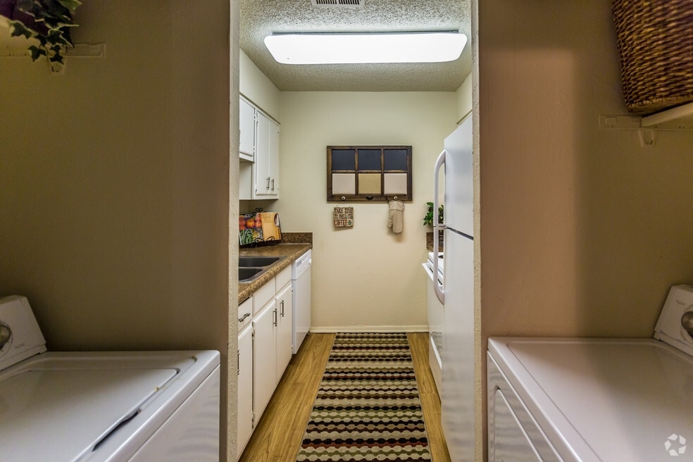 Pinebrook Pointe Image 9
