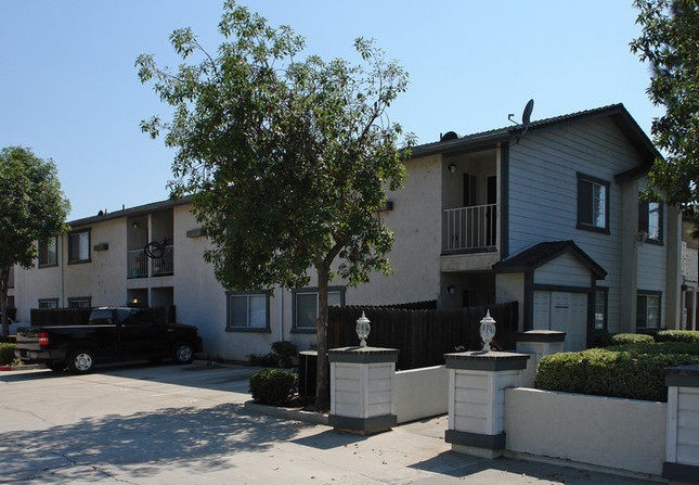 Lakeshore Terrace Image 2