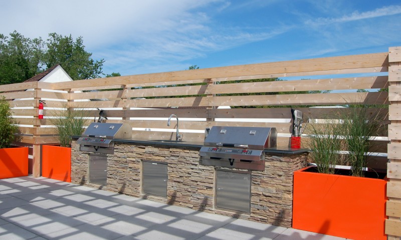 BBQ grills and washing sink