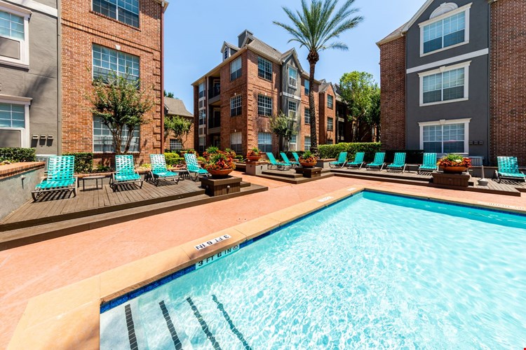 Marquis on Pin Oak Park Image 6