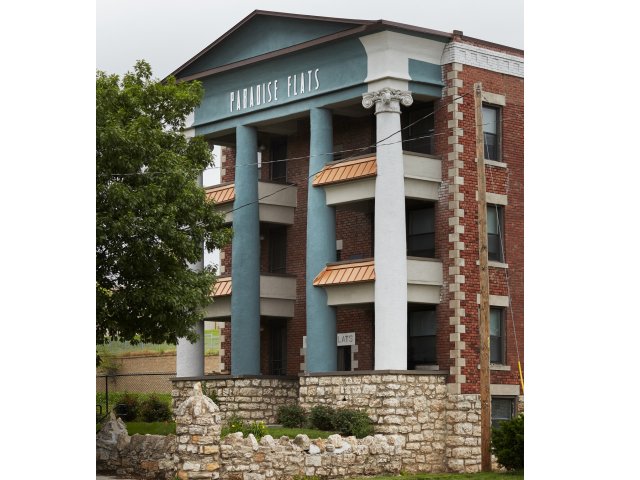 Paradise Flats Image 8