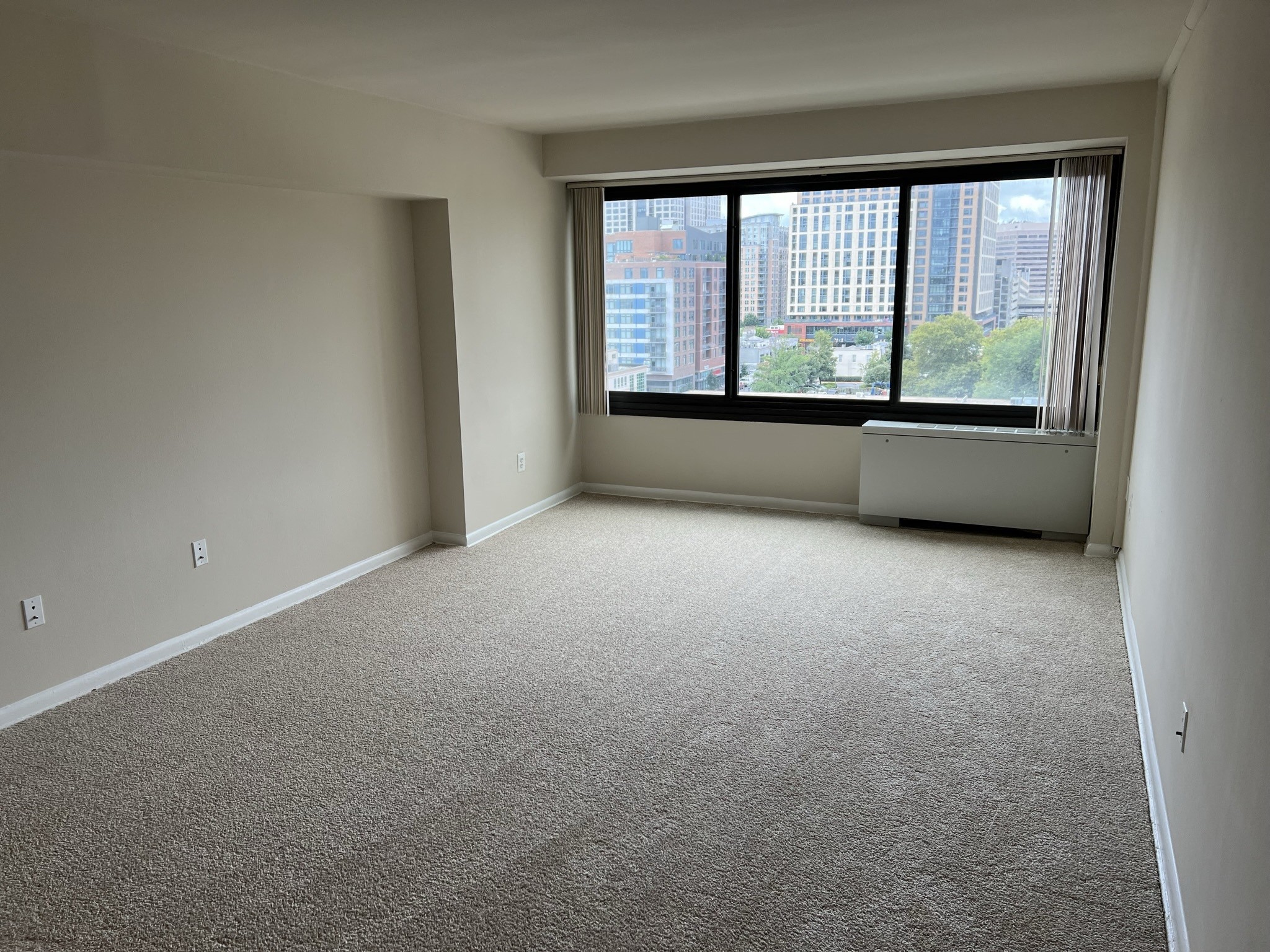 Silver Spring Towers Image 22