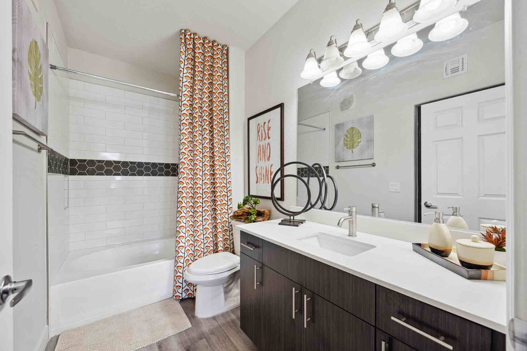 Zone Luxe, Glendale, AZ, Bathroom