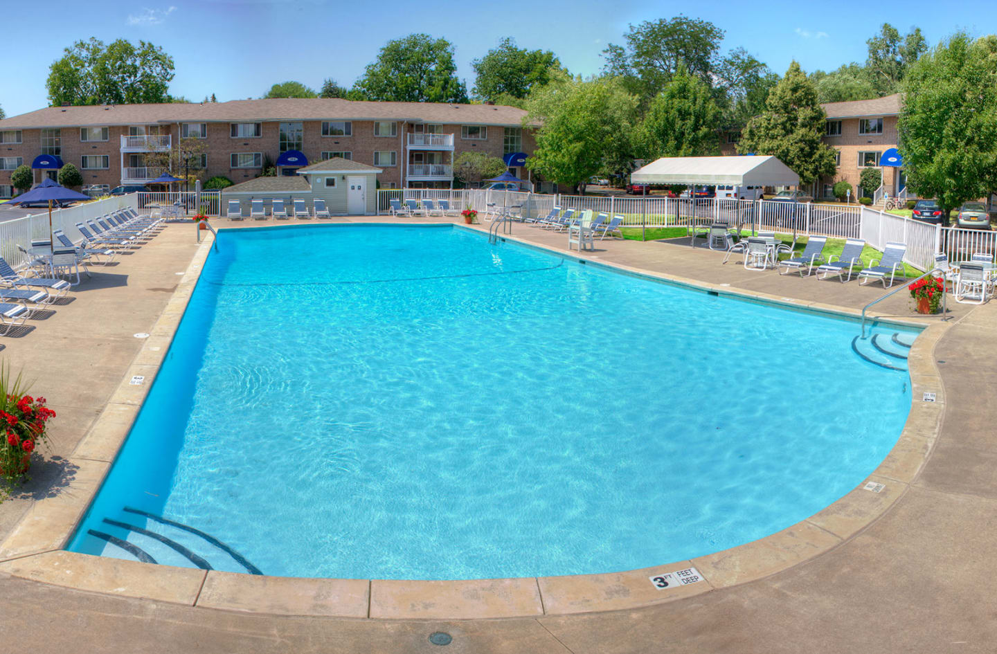 1600 Elmwood Avenue Apartments Image 2