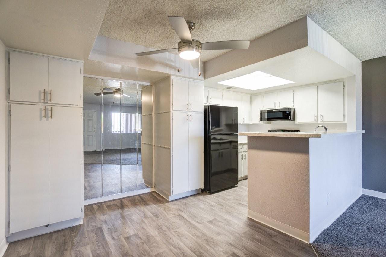 Avalon Hills Image 18