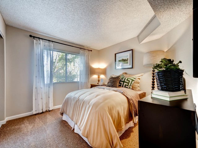 Sycamore Greens Apartment Homes Image 17