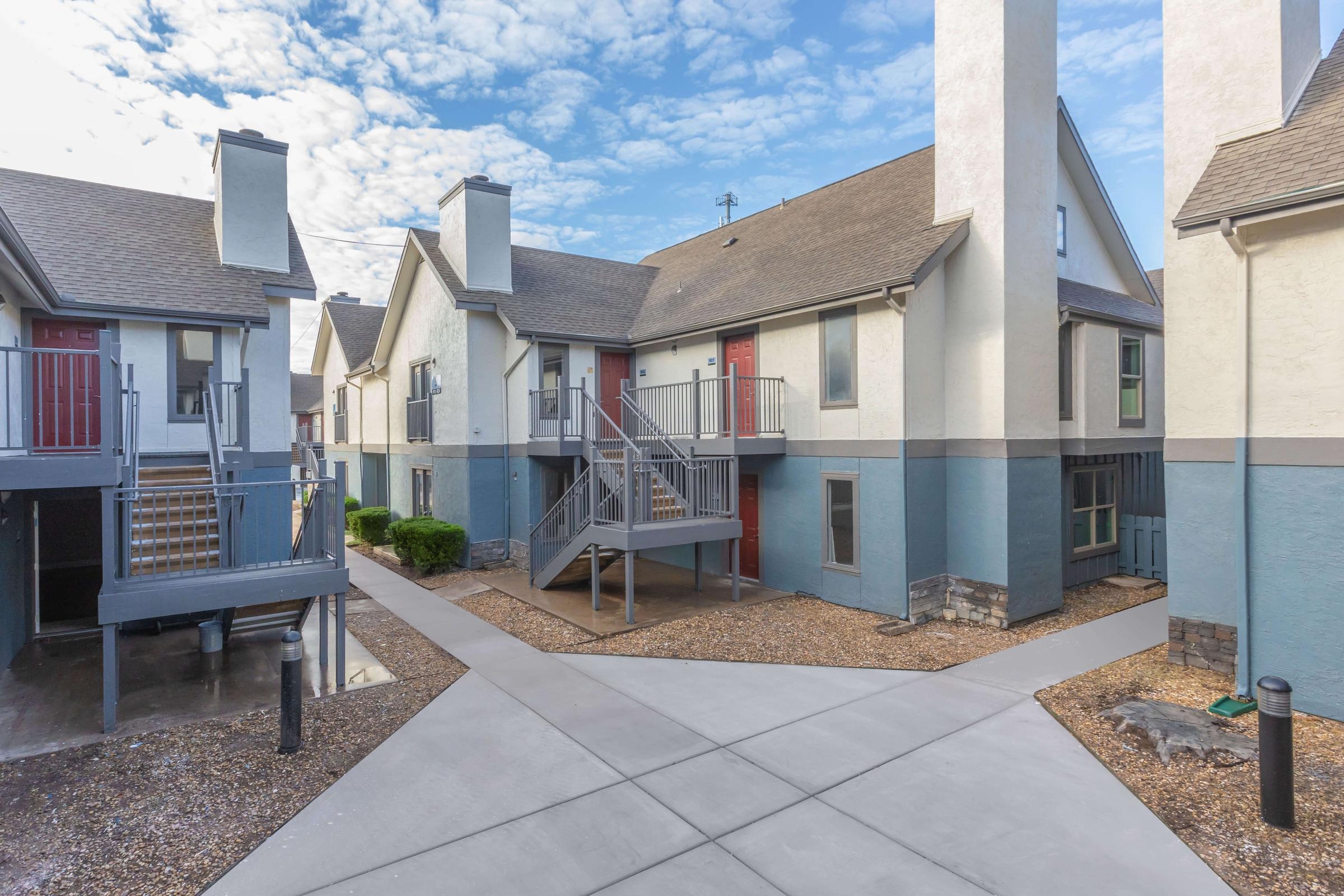 Aurora Flats Image 2