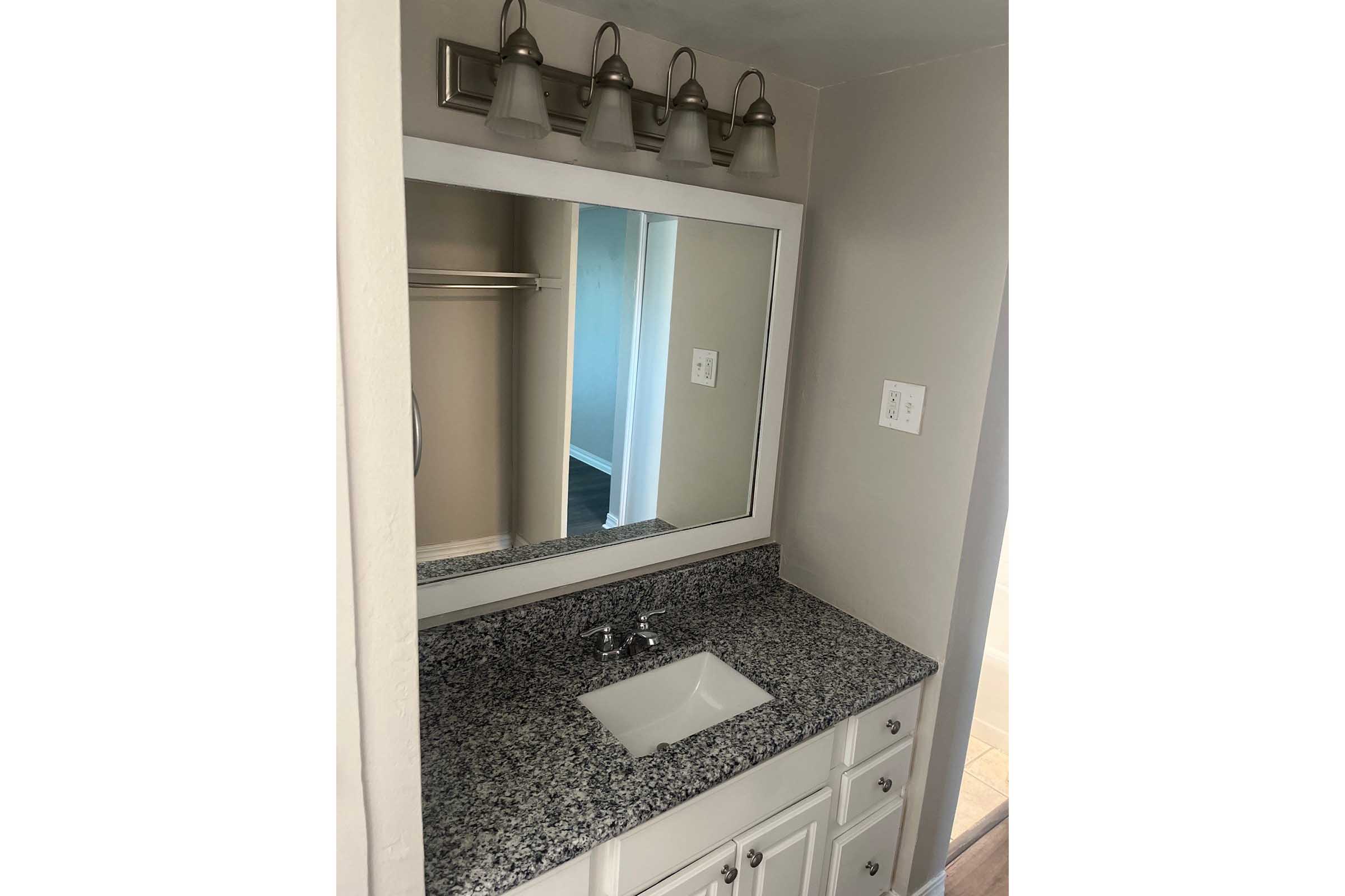 Boulder Crescent Image 53