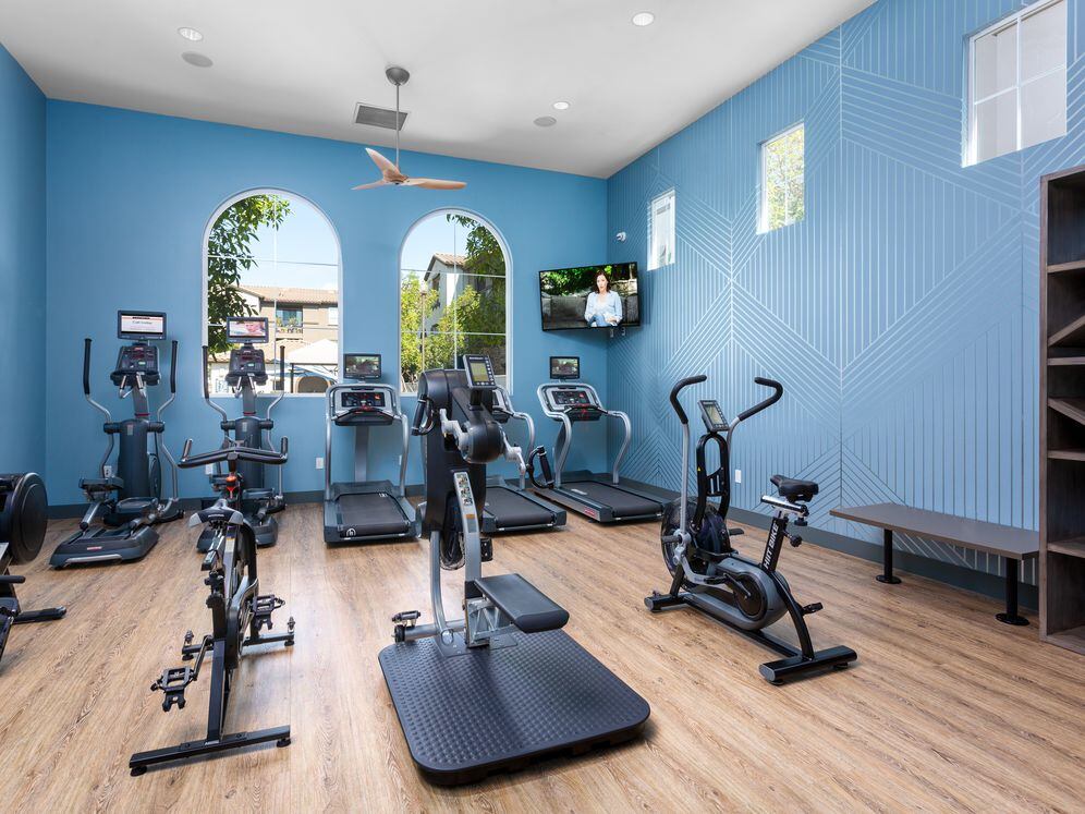 Flex studio with virtual fitness programming