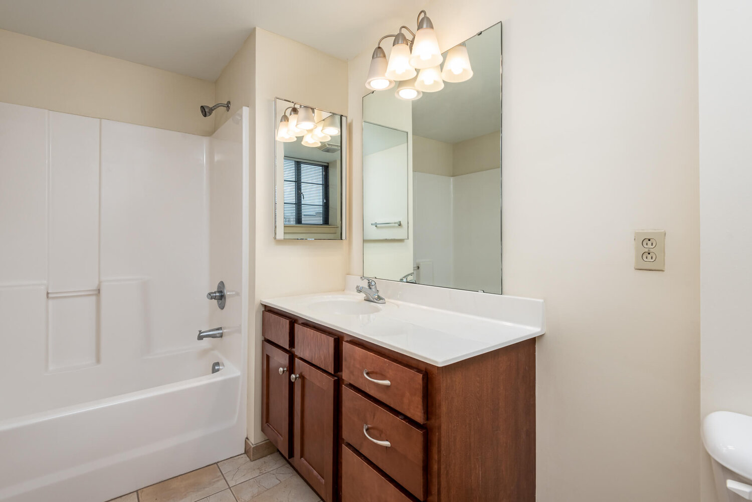 Storyboard on Pine Image 13