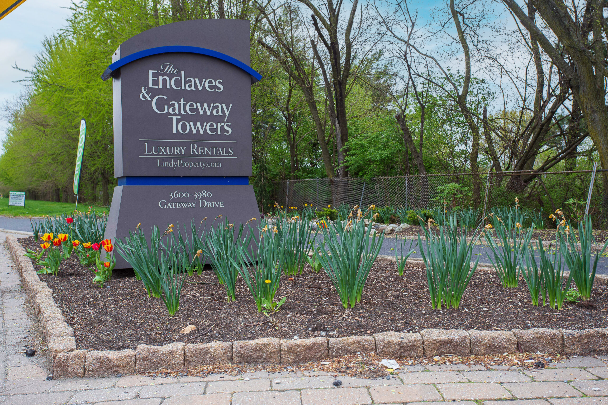 Gateway Towers Apartments Image 4