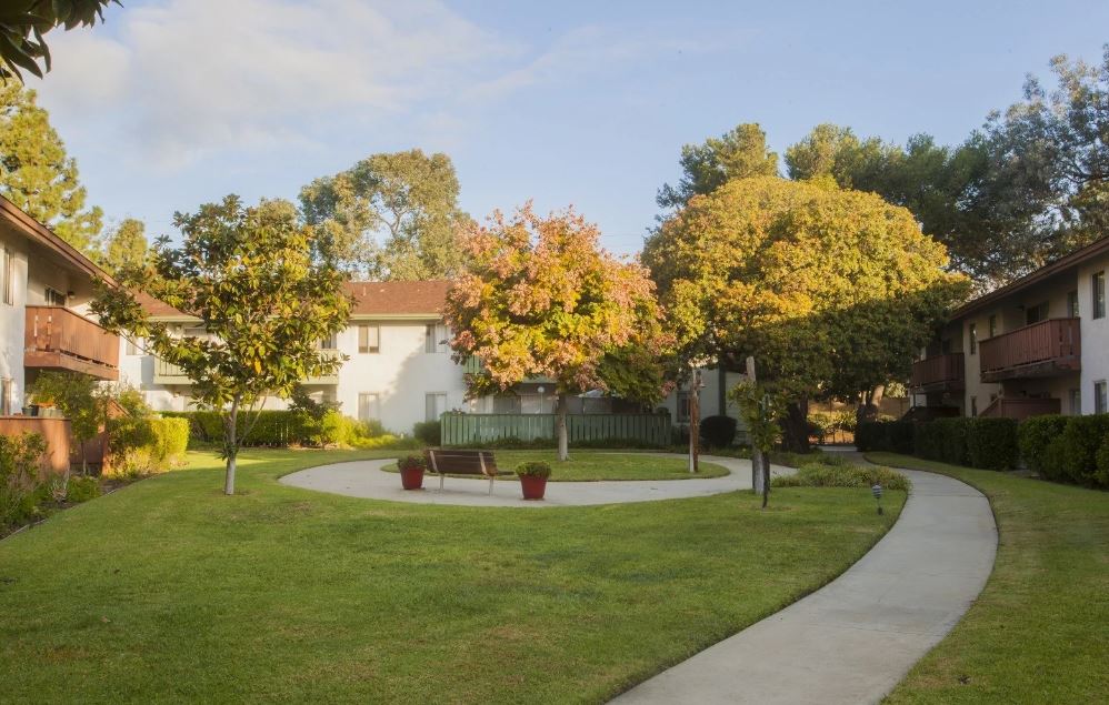 Pacific Oaks Image 1