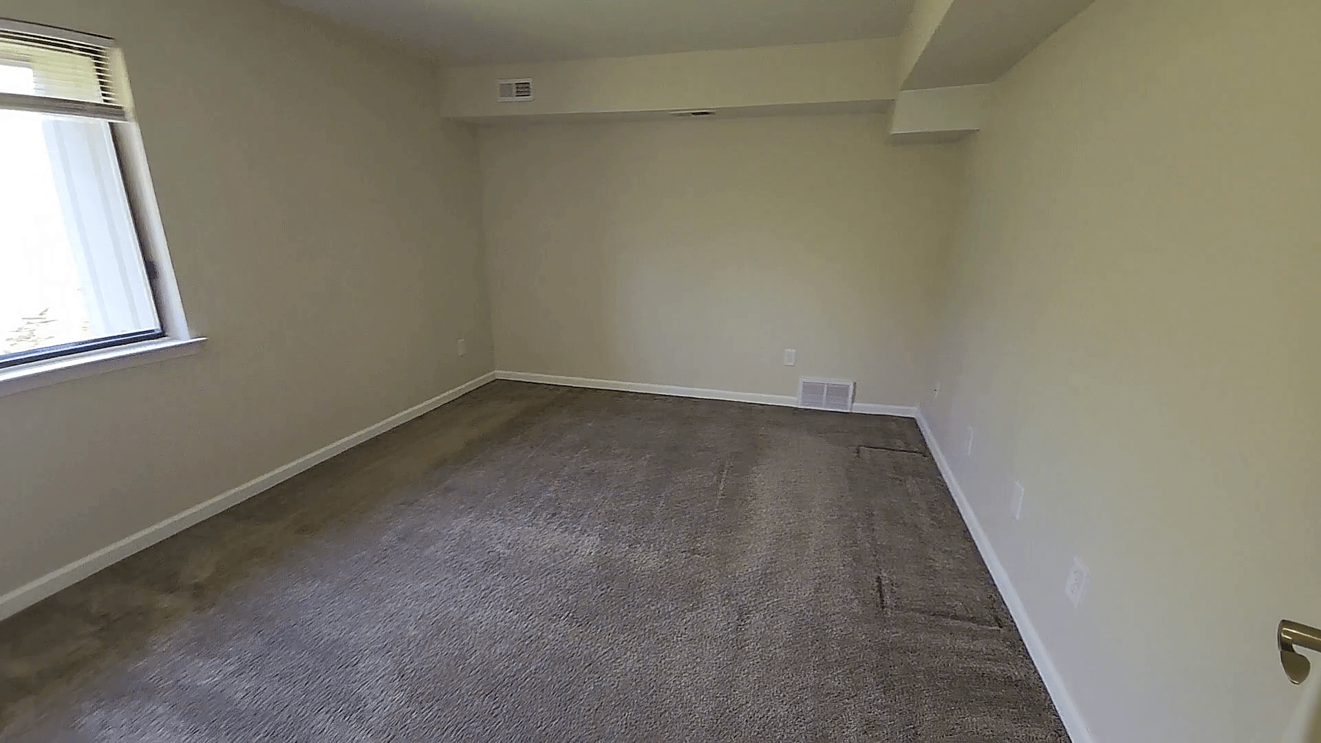 Three Oaks Apartments Image 8