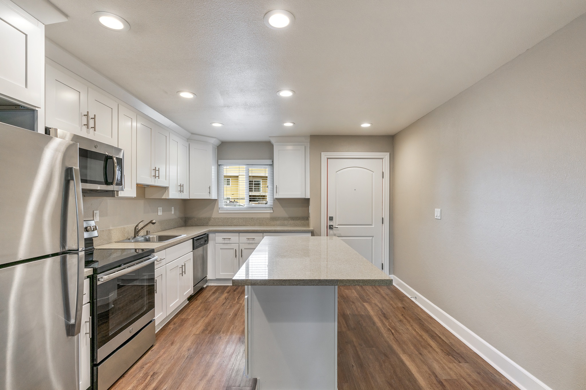 Pentagon Apartments Image 6