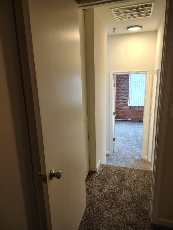 Marlboro Classic Apt & Redwood Square Image 207