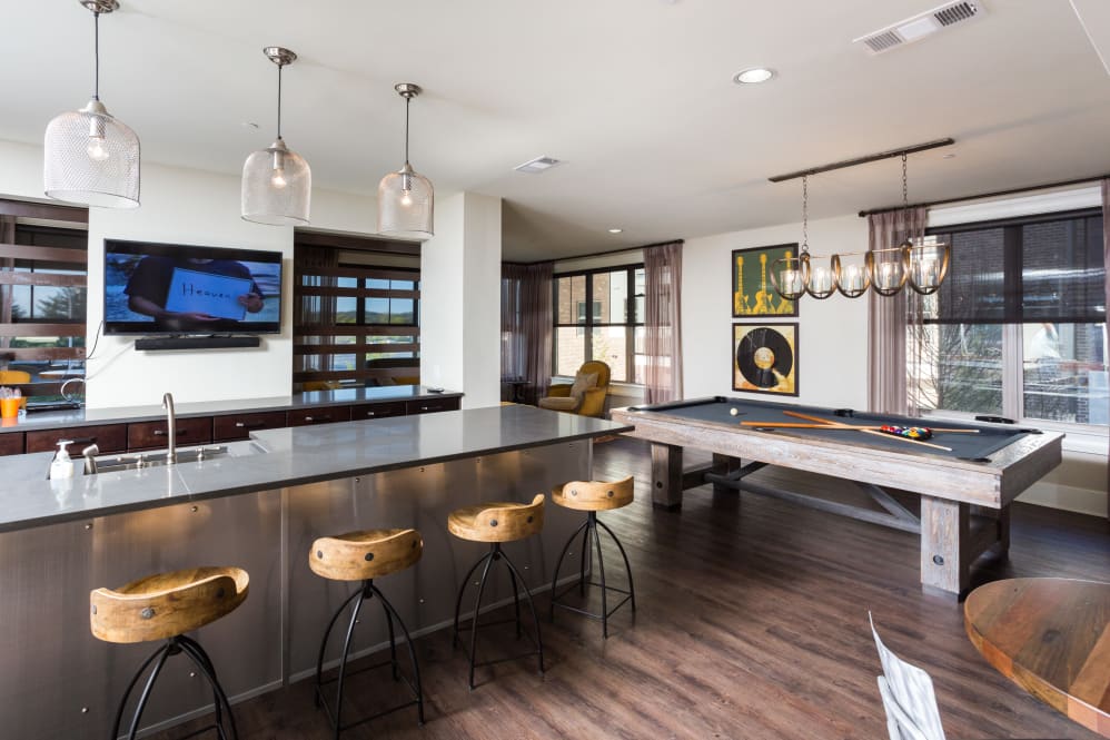 One Metrocenter Image 7