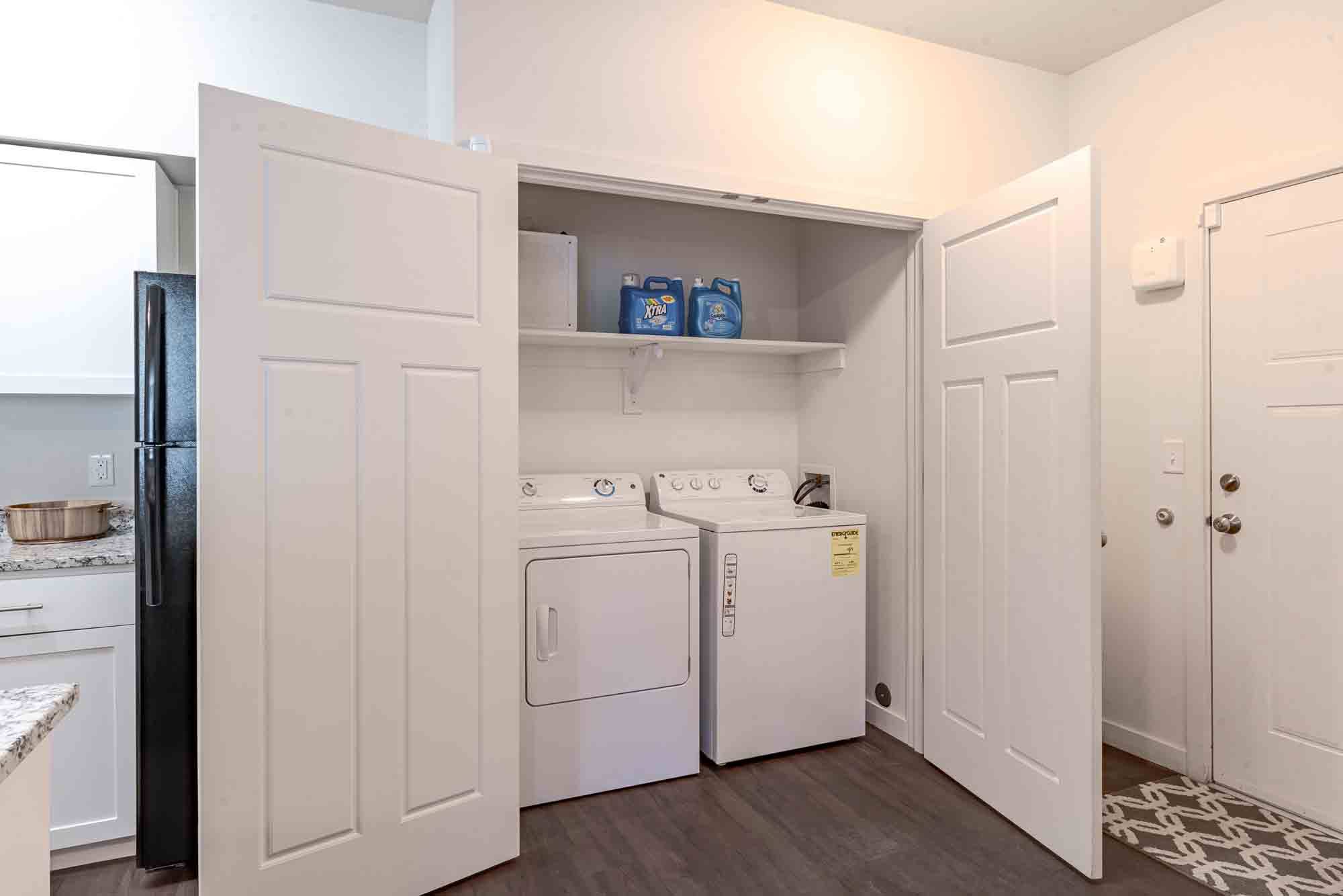 Ecco Apartments Image 10