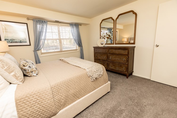 Traditional bedroom at Seminary Roundtop Apartments in Lutherville-Timonium