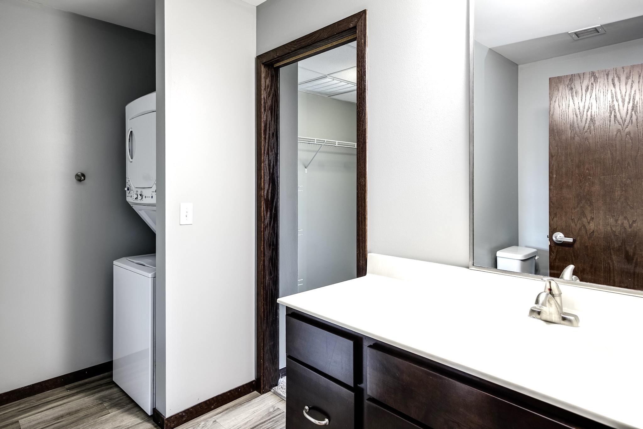 1501 Jackson Image 6