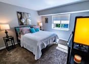 Laurel Village Apartments Image 15
