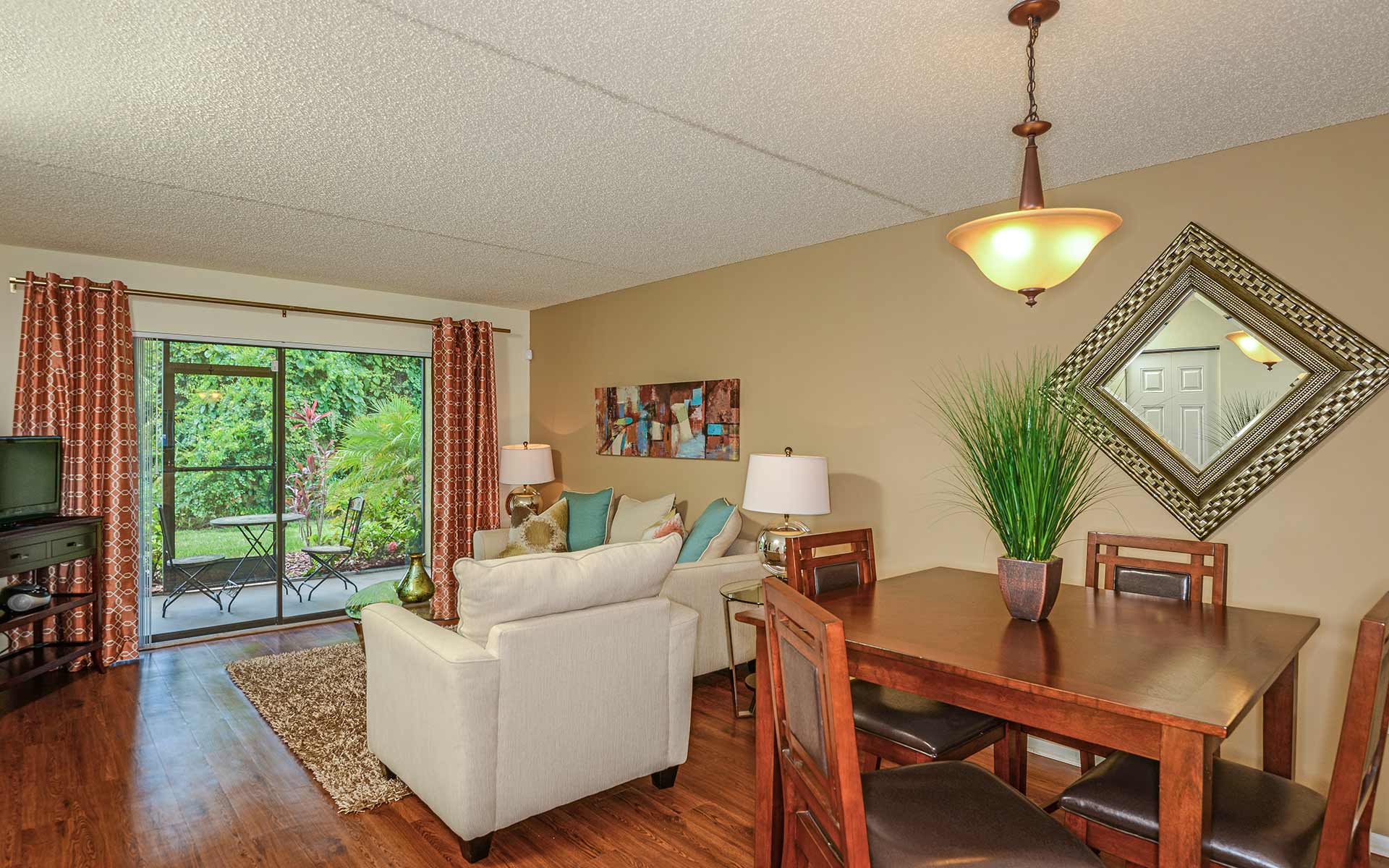 Bay Club Apartment Homes Image 4