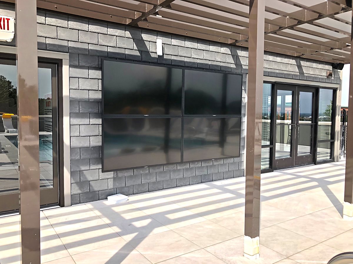 1400 Russell Apartments Image 4