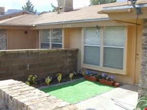 Los Arcos and Starlight Court Image 4