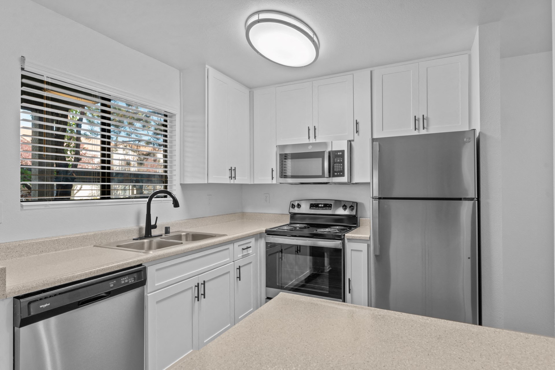 Sagecliff Apartments Image 2
