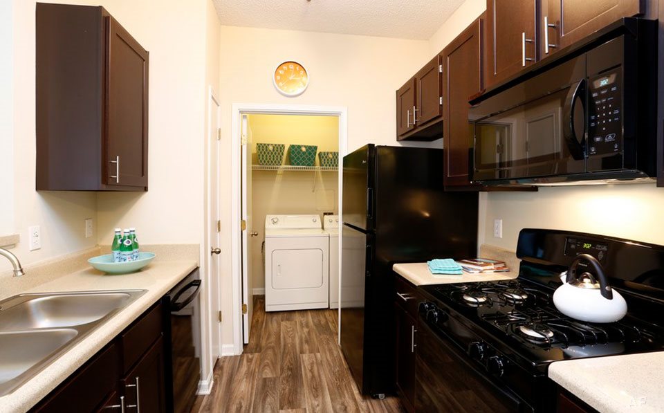 The Ashton Apartments Image 11