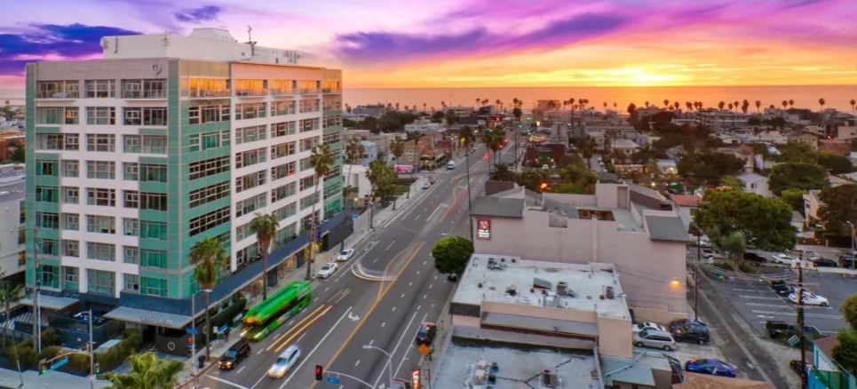 Marina Tower Image 1