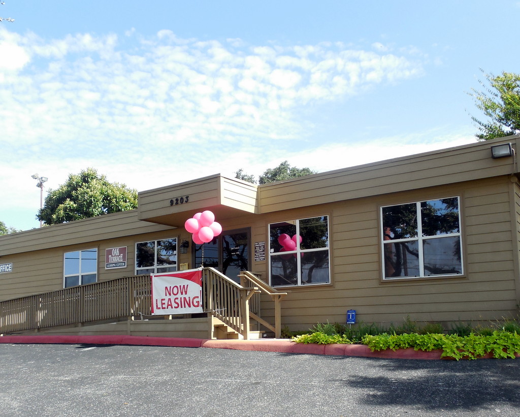 Leasing Office off IH-10 West