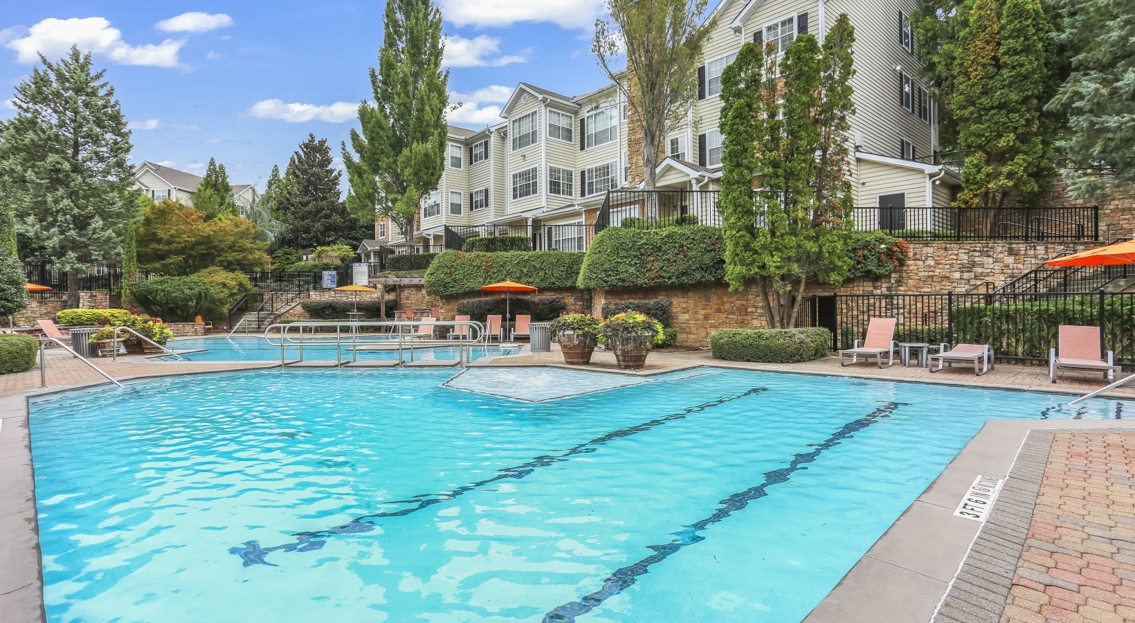 Clover Apartments Image 2