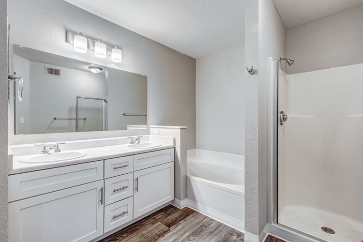 Pavilions at Silver Sage Apartments Image 21