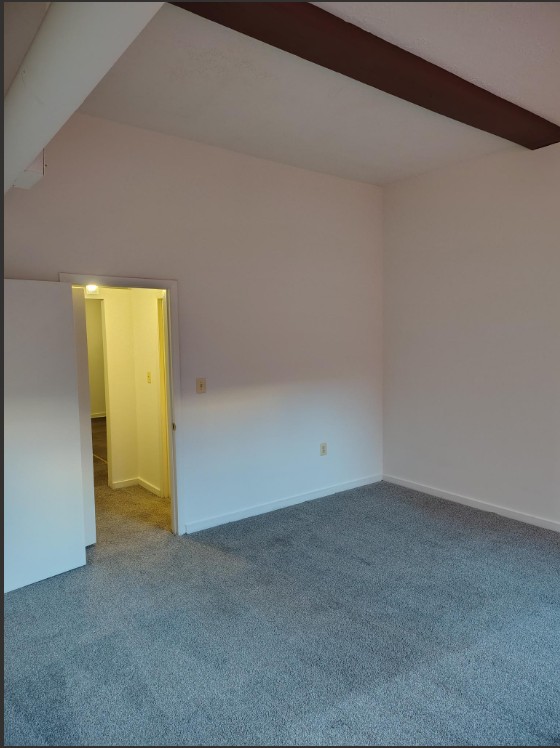 Marlboro Classic Apt & Redwood Square Image 120