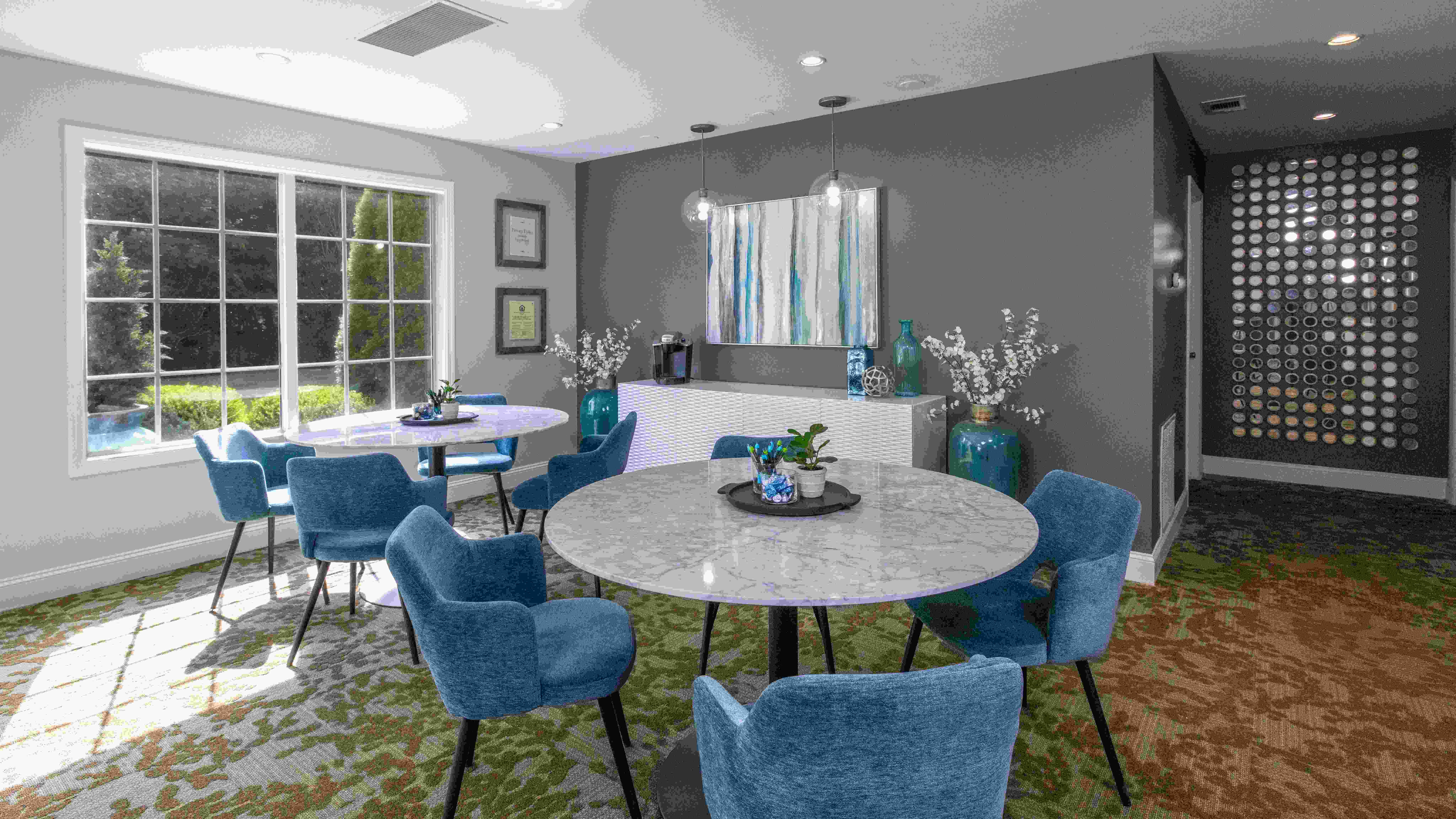 Join us in the leasing office for a cup of complimentary coffee and a friendly chat. 