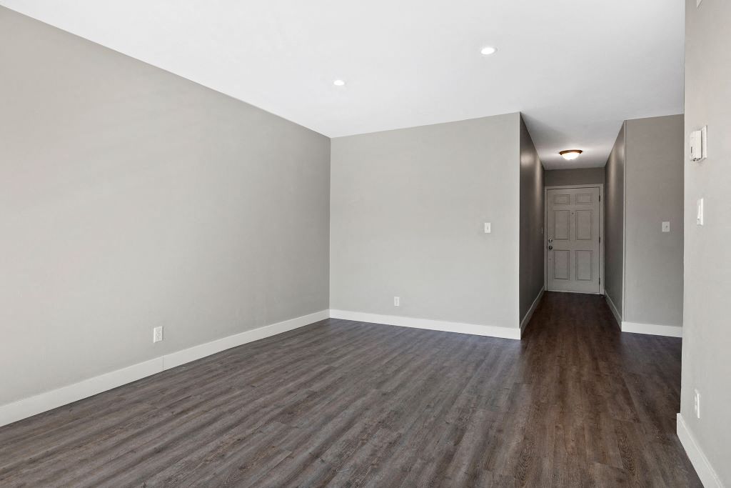 The Reserve at Warner Center Image 17