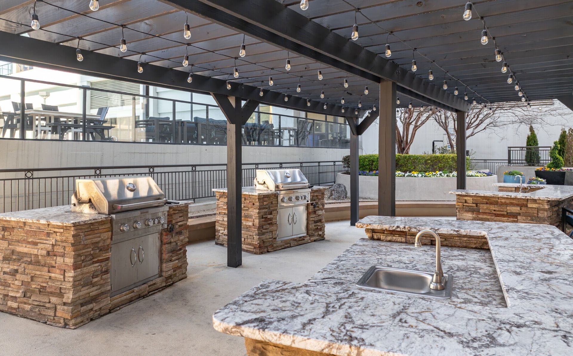 Arts Center Tower Apartments Image 20