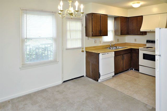 Carlton Square Image 3