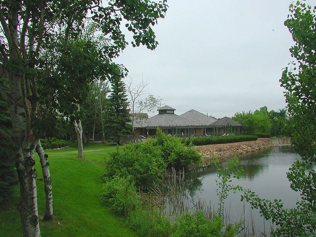 Oak Pointe Apartments Image 1
