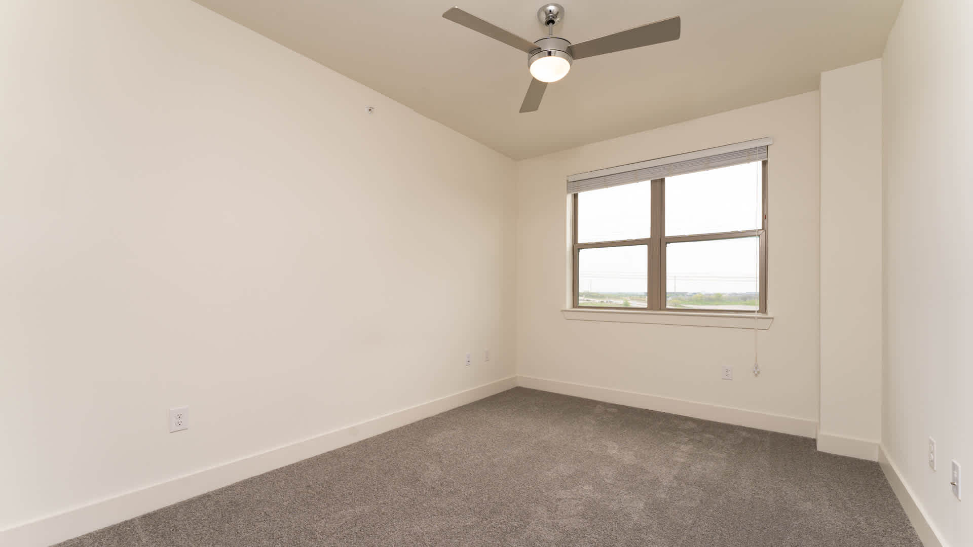 Olivian at the Realm Image 46